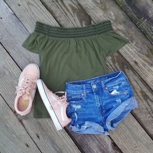 Highwaisted Distressed Shorts